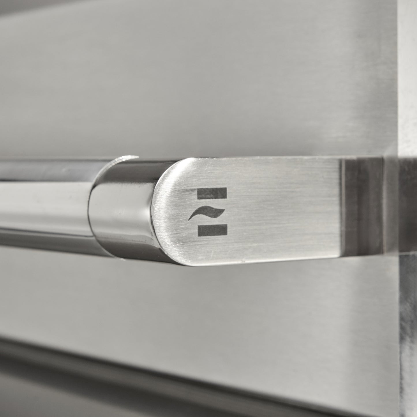 Coyote 28 Inch Freestanding Pellet Grill