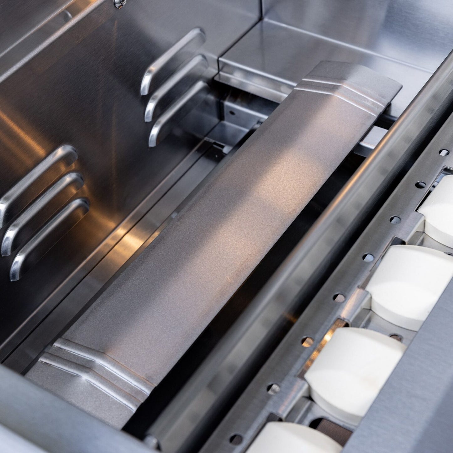 Summerset Sizzler Pro 32 Inch Natural Gas Grill