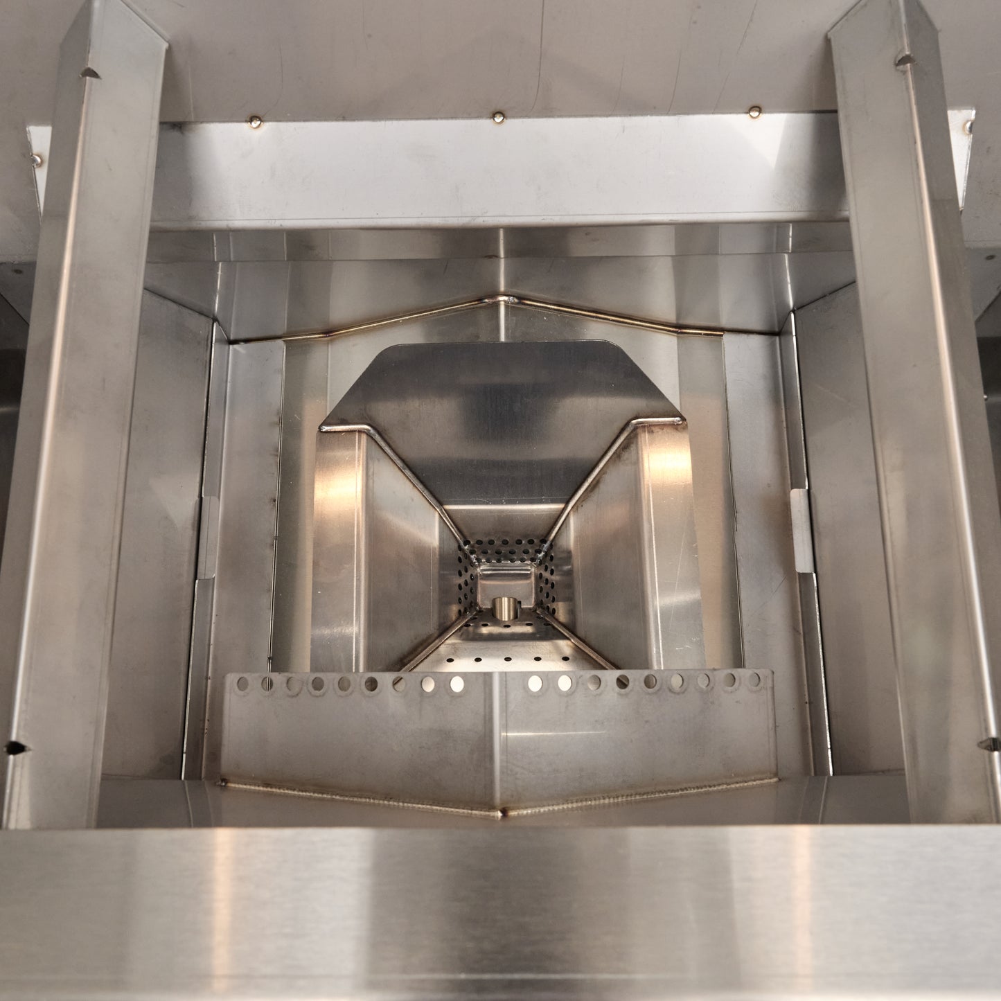 Coyote 28 Inch Freestanding Pellet Grill