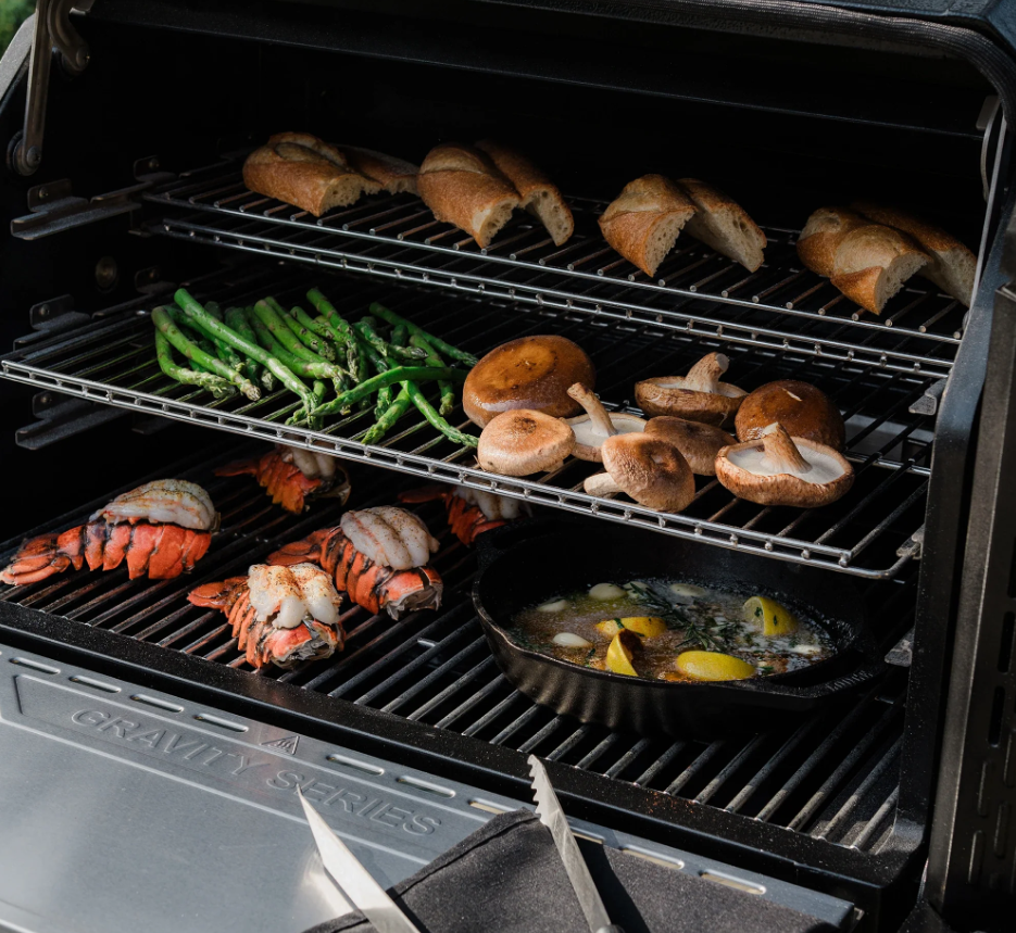 Masterbuilt Gravity Series XT Digital Charcoal Grill Masterbuilt Gravity Series XT Digital Charcoal Grill